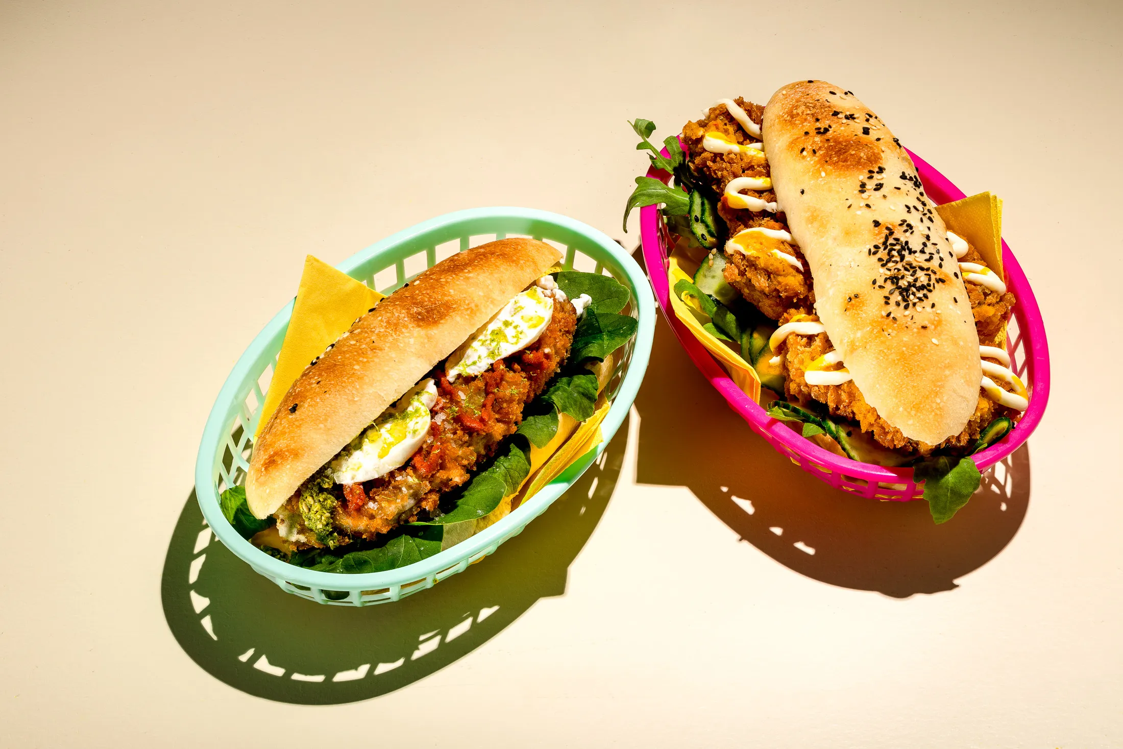 Heissi Schnitte Signature Sandwiches: Auberschnitte und Chick Happens